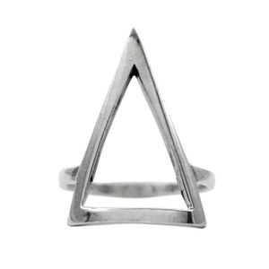 Anel-Triangulo-Liso-Grande-Prata-925-01