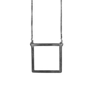 Colar-Choker-Longo-Quadrado-Vazado-Grafite-Folheado-01