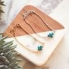 Pulseira-Pedrinha-Natural-Howlita-Turquesa-Dourado-Folheado-03