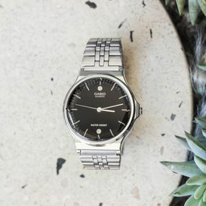 Relogio-Casio-Vintage-Redondo-Diamond-Traco-Prateado-01