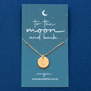 Colar-Medalha-To-The-Moon-And-Back-Lua-Dourado-Folheado-06
