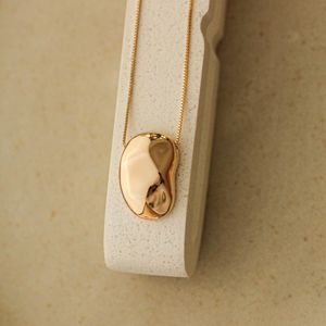 Colar-Oval-Flow-Banho-Ouro-18k-01