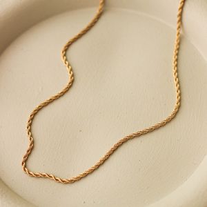 Colar-Corrente-Torcida-Banho-Ouro-18k-01