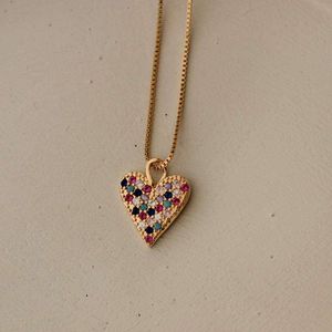 Colar Coracao Pontudo Zirconias Coloridas Banho Ouro 18k 01