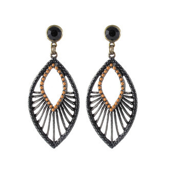 Brinco Navete Vazado Preto Bronze