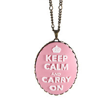 Colar Camafeu Keep Calm and Carry On Grande (Rosa ou Azul)