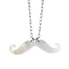 Colar Bigode Madrepérola (Prateado ou Dourado)