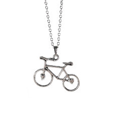 Colar Bicicleta Coração Prateado