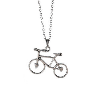 Colar Bicicleta Coração Prateado