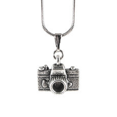 Colar Câmera Fotográfica Miniatura Prateada